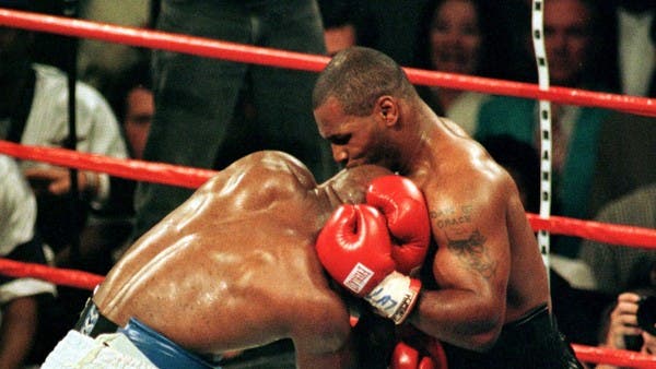 جنيت 30 مليون دولار من عضة الأذن الشهيرة