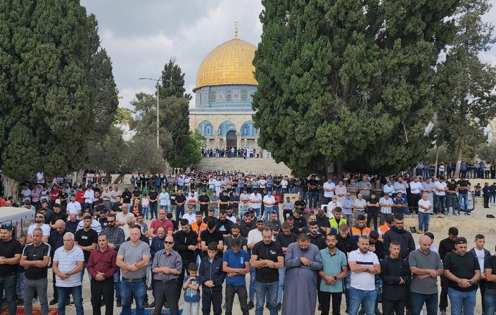 40 ألفًا يؤدون الجمعة في المسجد الأقصى-الحياة الجديدة