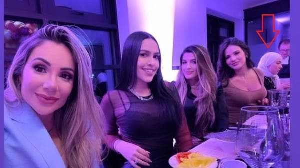 بالصورة.. زوجة محمد صلاح تظهر مع شريكات لاعبي ليفربول