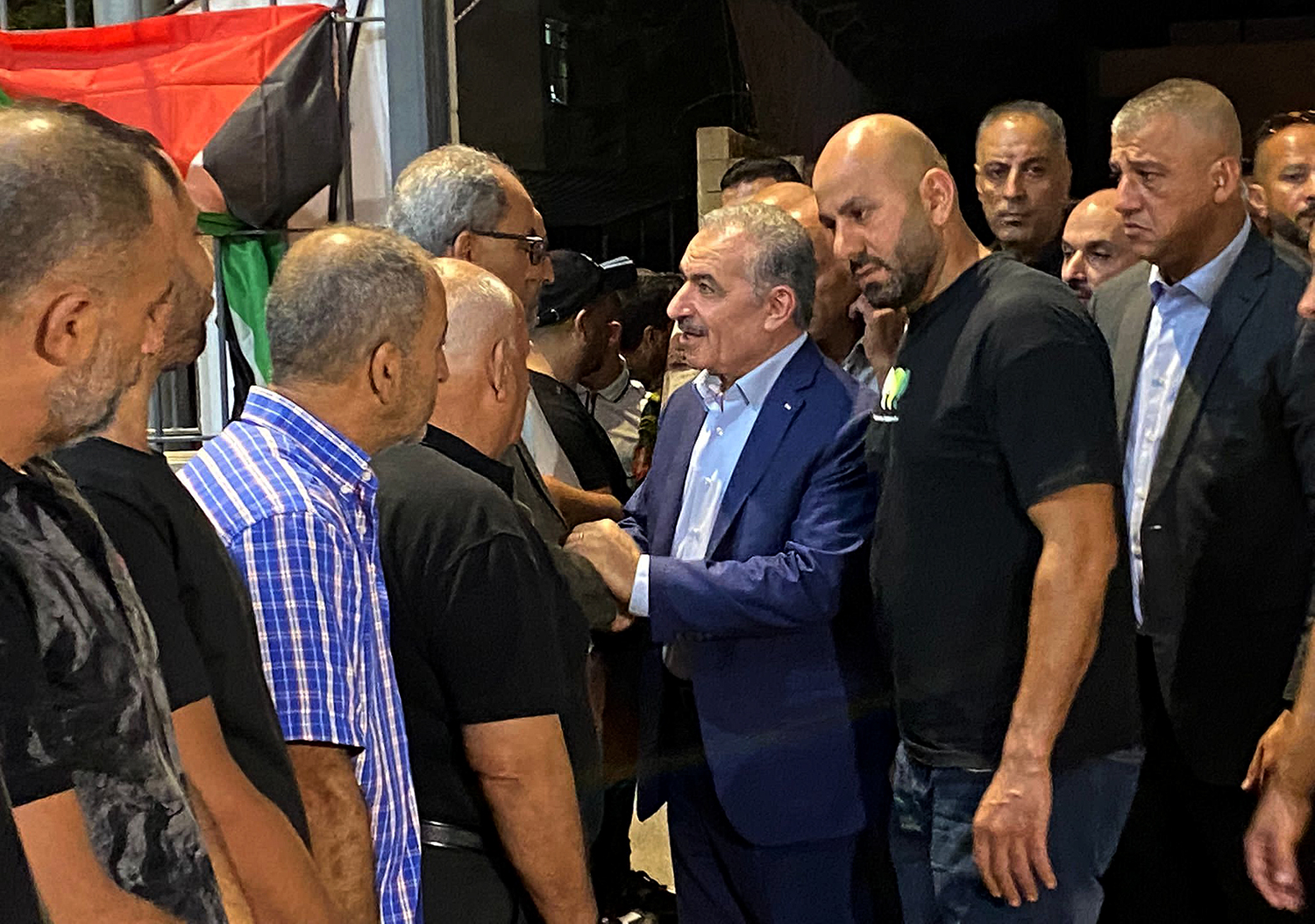 رئيس الوزراء يقدم واجب العزاء بشهداء جنين ومخيمها أبو التين وضبايا وتركمان-الحياة الجديدة