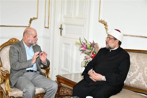 وزير الأوقاف يلتقي قاضي قضاة فلسطين لبحث تطورات الأوضاع