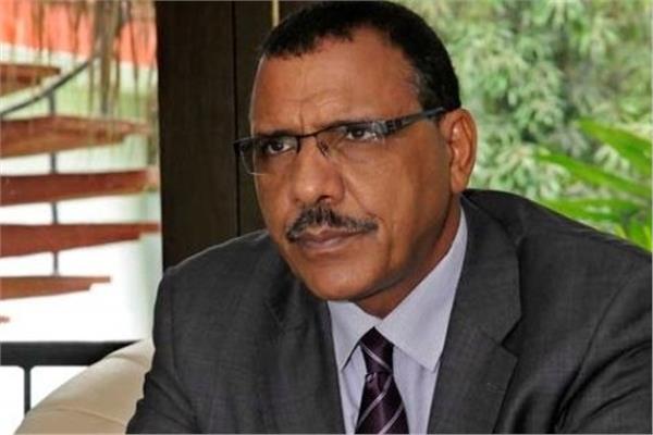 رئيس النيجر يحذر من فتح جبهة جديدة للعنف على حدود بلاده مع بنين