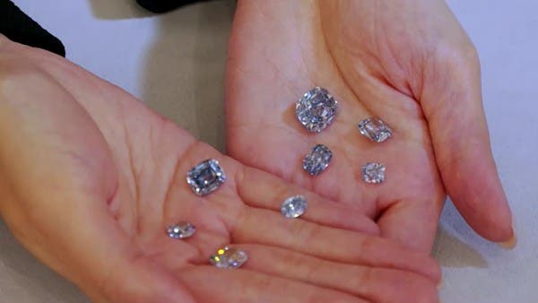 مزاد على 8 ماسات زرقاء سعرها قد يصدمك.. الأندر في العالم!