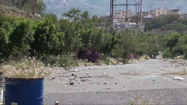 قناصة وألغام واستهداف للمستشفيات.. بعض من جرائم الحوثيين بحق سكان تعز