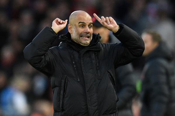 جوارديولا يعتذر عن الهتافات العدائية من جانب جماهير مانشستر سيتي