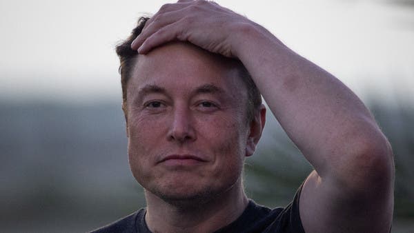 إيلون ماسك قد يضطر لبيع أسهم في “تسلا” بـ10 مليارات دولار خلال أيام