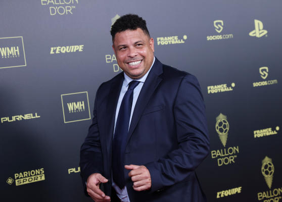 “الظاهرة” لا يطيق التفكير في رؤية “البرغوث” يتوج بكأس العالم