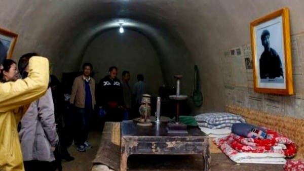 عاش وحيداً في كهف لمدة 7 سنوات.. معلومات عن حياة الرئيس الصيني شي جين بينغ