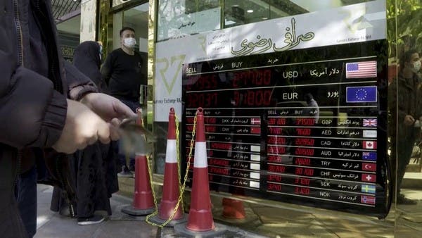 عام مظلم يلوح في أفق الاقتصاد الإيراني بعد تعثر المفاوضات النووية