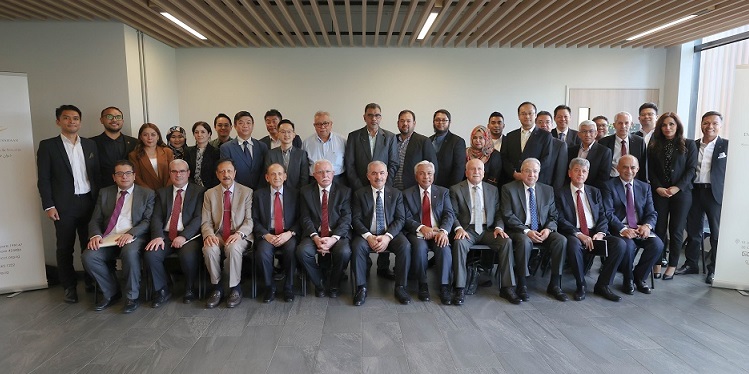 اشتية يلتقي وفدا من الغرفة التجارية والقطاع الخاص السنغافوري-الحياة الجديدة