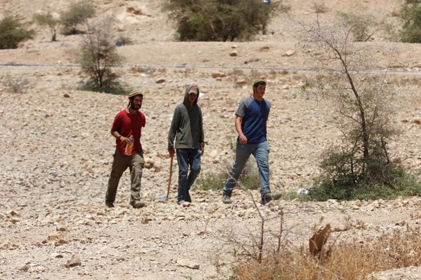 مستوطنون يقتحمون عاطوف والرأس الأحمر في الأغوار-الحياة الجديدة