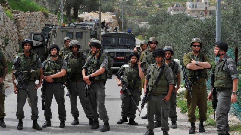 الاحتلال يعتقل مواطنين ويغلق كافة مداخل الخليل-الحياة الجديدة