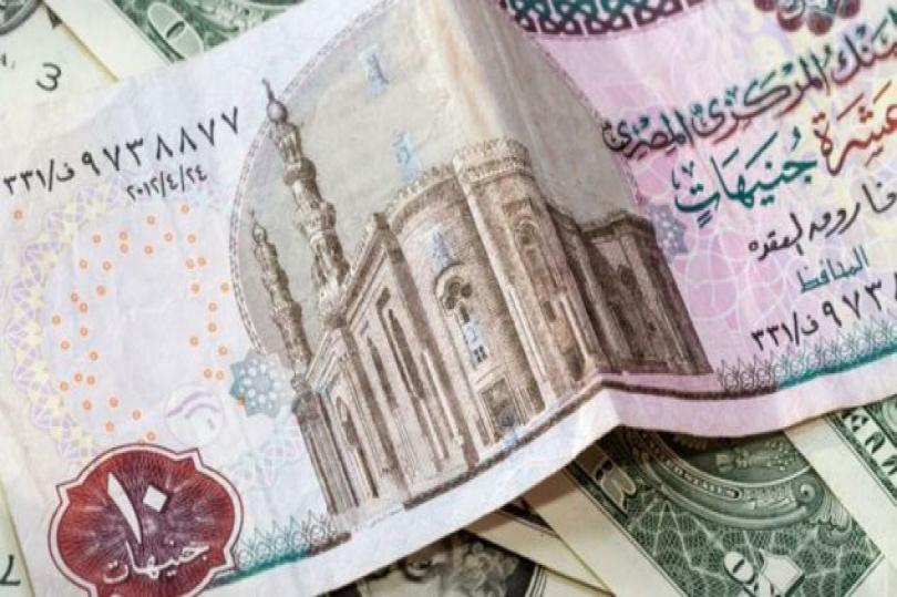 الجنيه يتخطى الـ24.. تراجع 22% بساعات