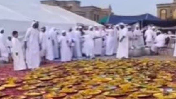 وليمة بمونديال قطر!.. فيديو لعدد أطباق مهول يحصد ملايين المشاهدات