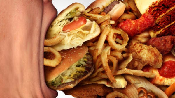 حتى بين الأصحاء والنحيفين.. الوجبات السريعة مرتبطة بالإحساس بالألم