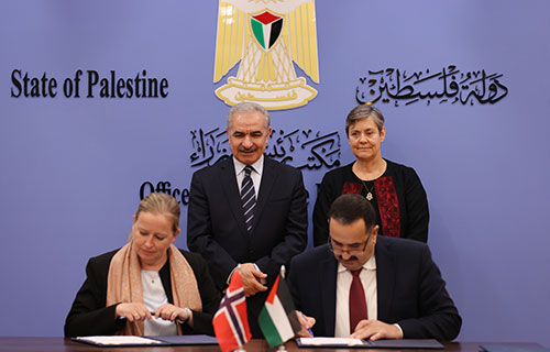 توقيع اتفاقيتَي منحة نرويجية بـ6.6 مليون دولار لقطاع الطاقة