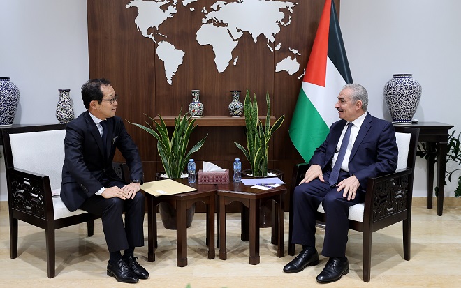 اشتية يشدد على أهمية توسعة مدينة أريحا الصناعية الزراعية-الحياة الجديدة