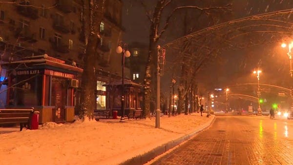 وسط تساقط كثيف للثلوج.. 25 بالمائة من سكان كييف بدون كهرباء