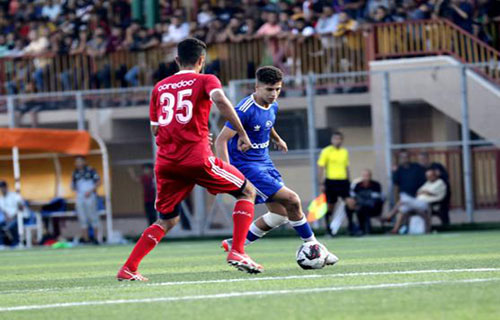 “الزعيم” يعود سريعاً ويقبض على مقود الصدارة مستثمراً تراجع “الأخضرين”