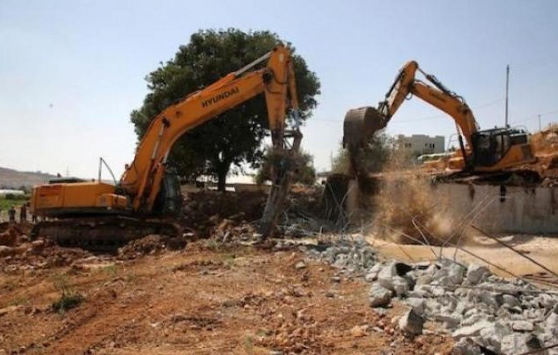 الاحتلال يهدم غرفة زراعية وبركسا في بروقين غرب سلفيت-الحياة الجديدة