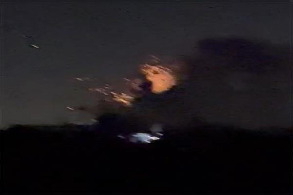 شاهد| غارات إسرائيلية على قطاع غزة.. وسيارات الإسعاف تهرع لمكان القصف