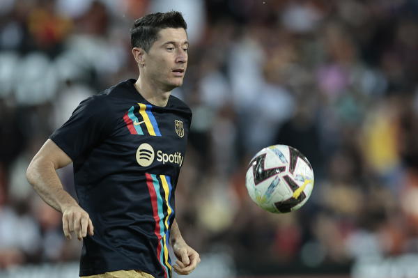 هل يلاقي ليفاندوفسكي النجاح أخيراً مع منتخب بولندا في المونديال؟