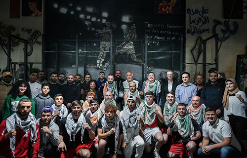 الرجوب يرحب بالوفد الإيرلندي خلال فعالية الملاكمة الودية