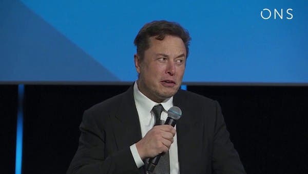 إيلون ماسك يكشر عن أنيابه في تويتر.. وفنانة شهيرة أول ضحية