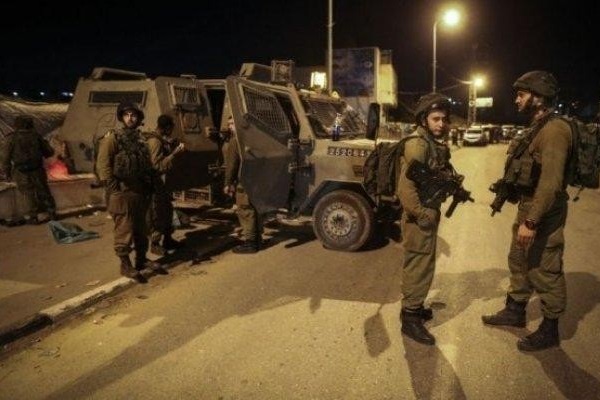 الاحتلال ينصب حواجز عسكرية في محيط رام الله-الحياة الجديدة