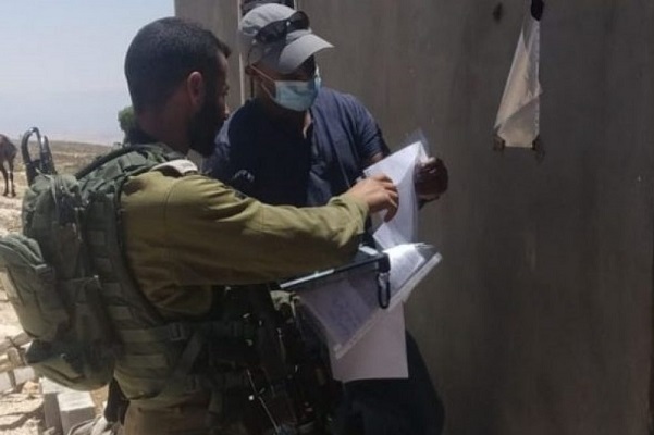 الاحتلال يخطر بوقف بناء ويصور منشآت في الأغوار الشمالية-الحياة الجديدة