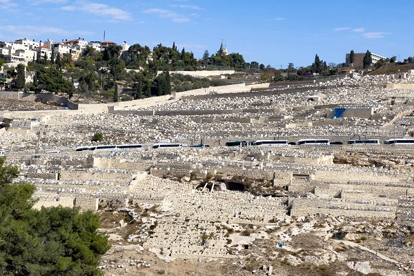 مقابر بلا أموات لتهويد القدس-الحياة الجديدة