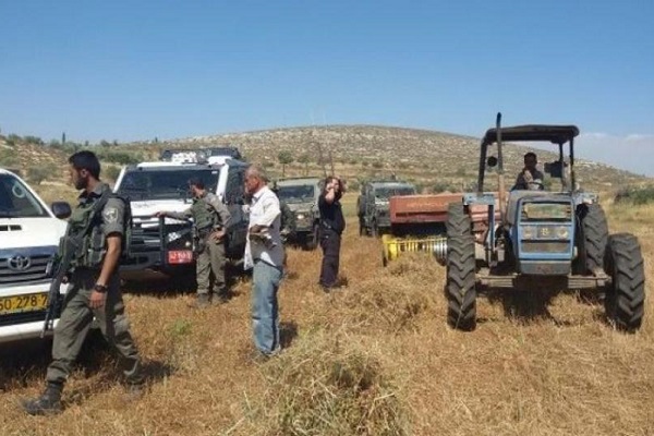 الاحتلال يستولي على جرارين زراعيين ومركبة في الأغوار الشمالية-الحياة الجديدة