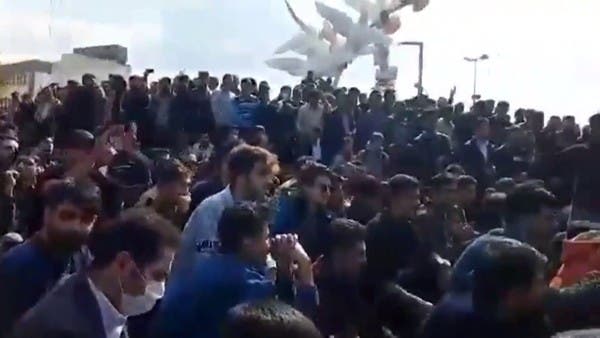 دعوات لموجة تظاهرات ضخمة.. و326 قتيلاً في احتجاجات إيران