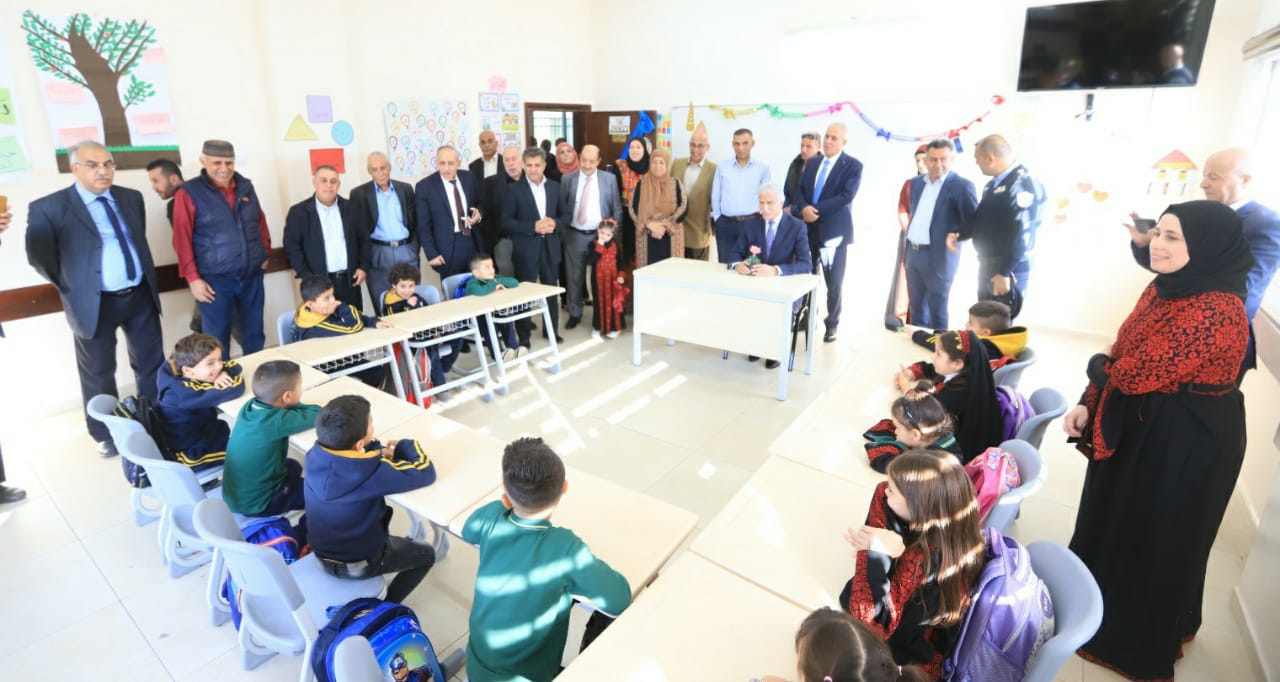وزير التربية يفتتح مدرسة وروضة الزيتونة في بيرزيت-الحياة الجديدة