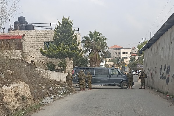 إصابة شاب واعتقال طفلٍ خلال مواجهات في بيت أمر شمال الخليل-الحياة الجديدة