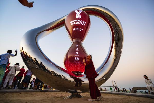 بدء العد التنازلي للنسخة الأكثر إثارة للجدل في تاريخ المونديال