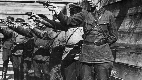 لماذا أعدمت موسكو البولنديين المقيمين على أراضيها؟