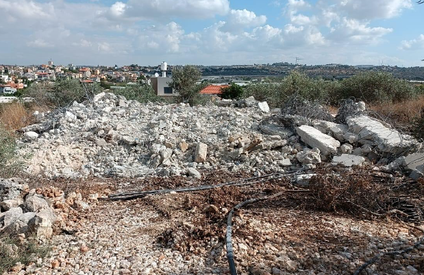 الاحتلال يهدم منزلًا قيد الإنشاء في عزون عتمة-الحياة الجديدة