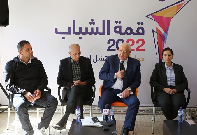 وزير الداخلية يلتقي مجموعة من الشباب المنتسبين لمدرسة النزاهة-الحياة الجديدة