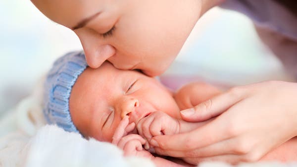 عليكم بلمس الخدج.. توصية من الصحة العالمية تقلب المفاهيم