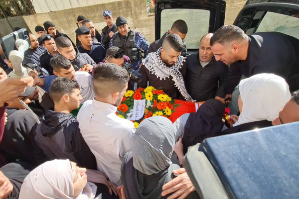 تشييع جثمان الشهيد الفتى هيثم مبارك في قرية أبو فلاح شمال رام الله-الحياة الجديدة