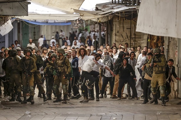 الاحتلال ومستوطنوه يواصلون عربدتهم بحق أبناء شعبنا-الحياة الجديدة