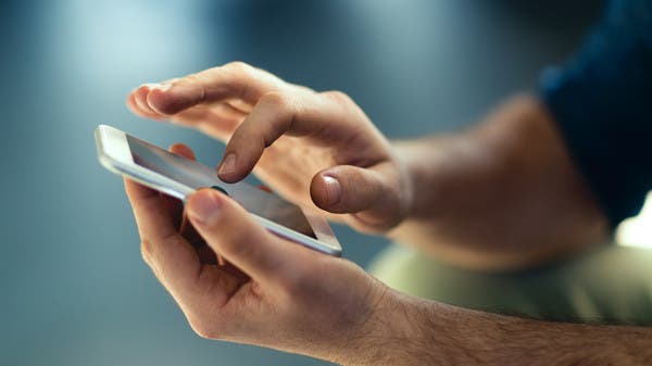 “اتكلم وآيفون يكتب”.. حيلة لتوفير الوقت ولا أسهل للمصريين