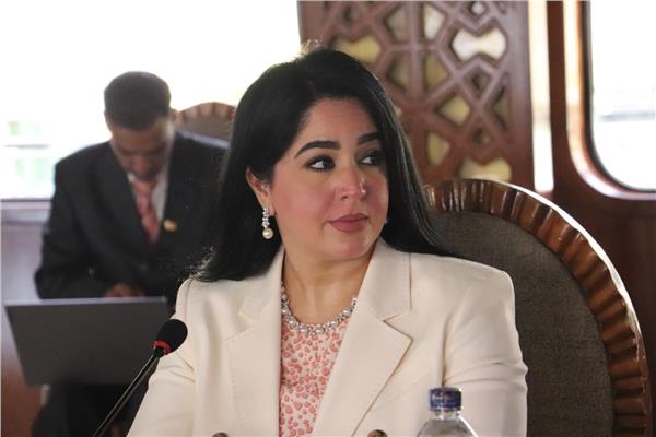 منال أبو الملح تعرب عن رفضها تصريحات نائب المفوضية الأوروبية حول الكويت