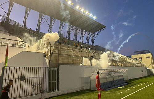 قوات الاحتلال تستهدف ملعب الخضر
