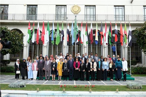إطلاق الإستراتيجية العربية الاسترشادية للنهوض بمهنتي التمريض والقبالة