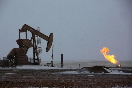 النفط يتعاطف مع تضحيات واشنطن.. نزول مؤقت لأدنى مستويات 2022