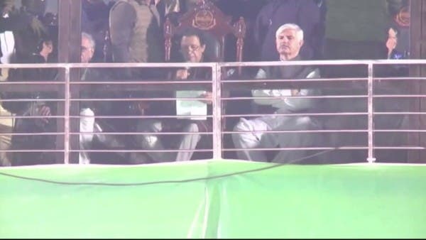 عمران خان يضع الحكومة الباكستانية أمام خيارين كلاهما صعب