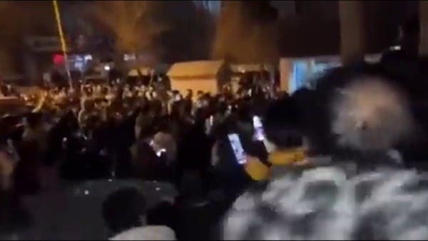 الإغلاق يفجر غضبا شعبيا نادرا في الصين