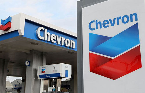 واشنطن تسمح لشركة “شيفرون” باستيراد النفط من فنزويلا